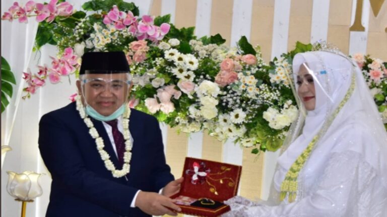 Din Syamsuddin Menikah dengan Cucu Pendiri Pondok Gontor