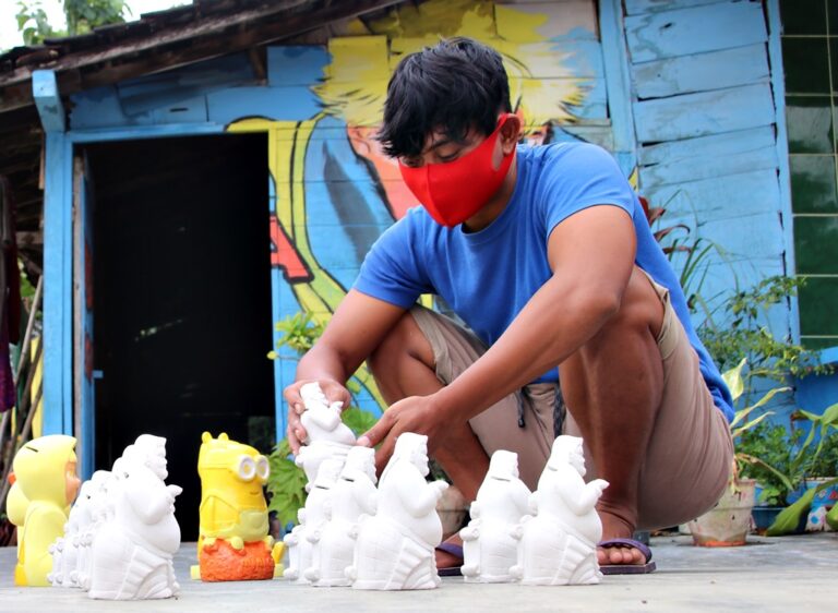 Perajin Celengan Gypsum di Desa Bangsri, Jepon Tetap Bertahan di Masa Pandemi