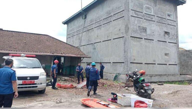 Diduga Keracunan Gas Amonia Saat Bersihkan Sarang Walet, Dua Pekerja di Bojonegoro Pingsan