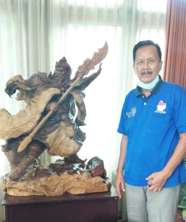 Subekti, Tekuni Bisnis Relief Bernilai Puluhan Juta