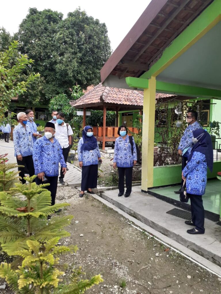 Sambut Seleksi Calon Sekolah Adiwiyata Propinsi 2021, DLH dan Disdik Blora Bina SMP 2 Jiken Berbudaya Lingkungan