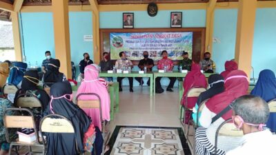 Sosialisasi Program Sanitasi Berbasis Lingkungan di Desa Kadengan