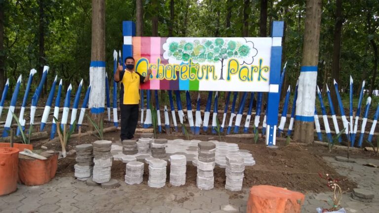 Arboretum Park, Batokan – Kasiman. Areal Hutan Jati yang Disulap Menjadi Taman Wisata