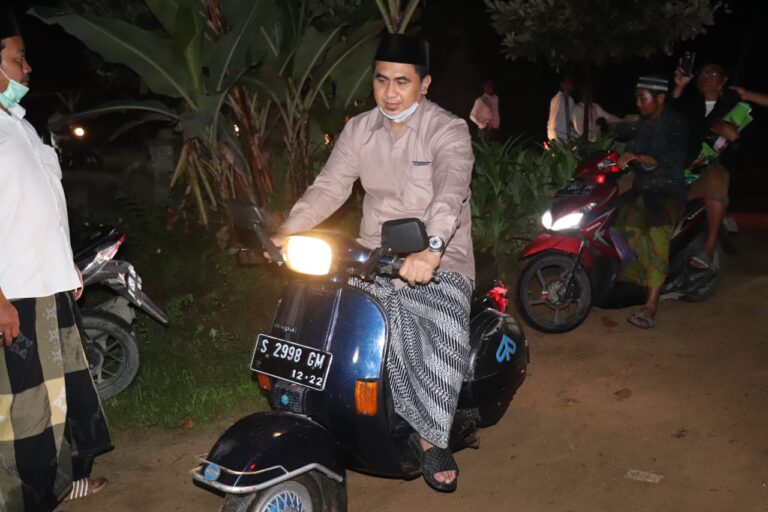 Blusukan Bantu Skalabilitas, Gus Yasin Lebih Pilih Naik Vespa