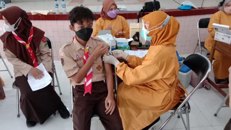 Bulan Bakti Pramuka, Kwaran Cepu Gelar Vaksinasi Covid-19
