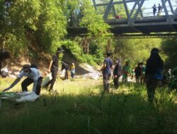 World Cleanup Day 2021, Warga Desa Batokan-Kasiman Bersihkan Bantaran Sungai