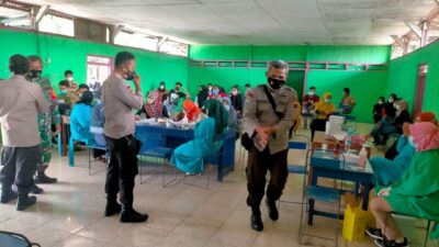 Polsek Kradenan Laksanakan Giat Monitoring Vaksinasi di Balai Desa Getas