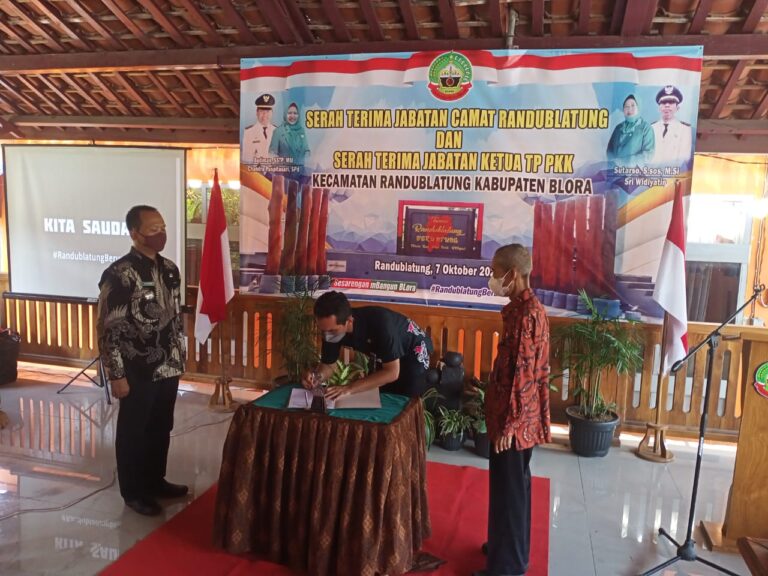 Sertijab Dihadiri Istri Bupati Blora, Sutarso Jabat Camat Randublatung