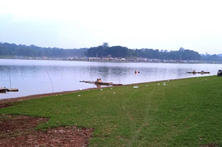 Banyak Ikan Tombro, Waduk Seloromo Surga bagi Pemancing