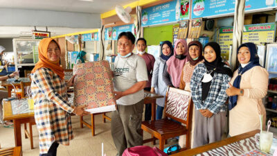 SDN 3 Brabowan Berikan Tali Asih kepada Guru yang Purna Tugas