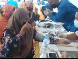 2.000 Warga Ikuti Vaksinasi di Lapangan Futsal Desa Gembong, Pati