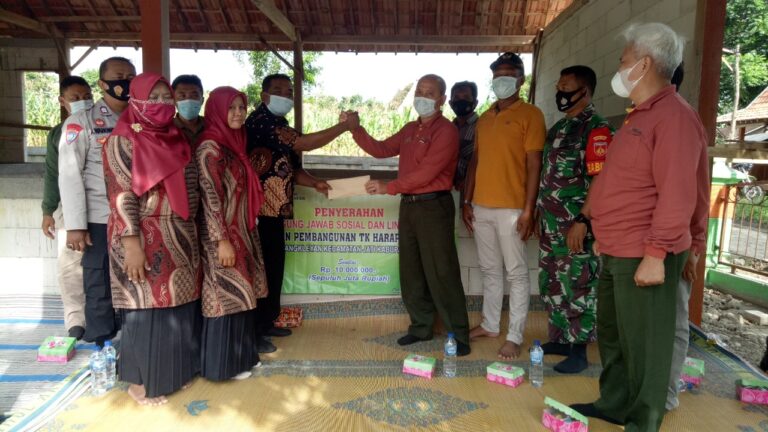 TK Harapan Bangsa Terima Bantuan Rp 10 Juta dari Perhutani KPH Randublatung