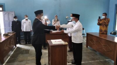 Untung Styawan Dilantik sebagai Sekdes Desa Gembong