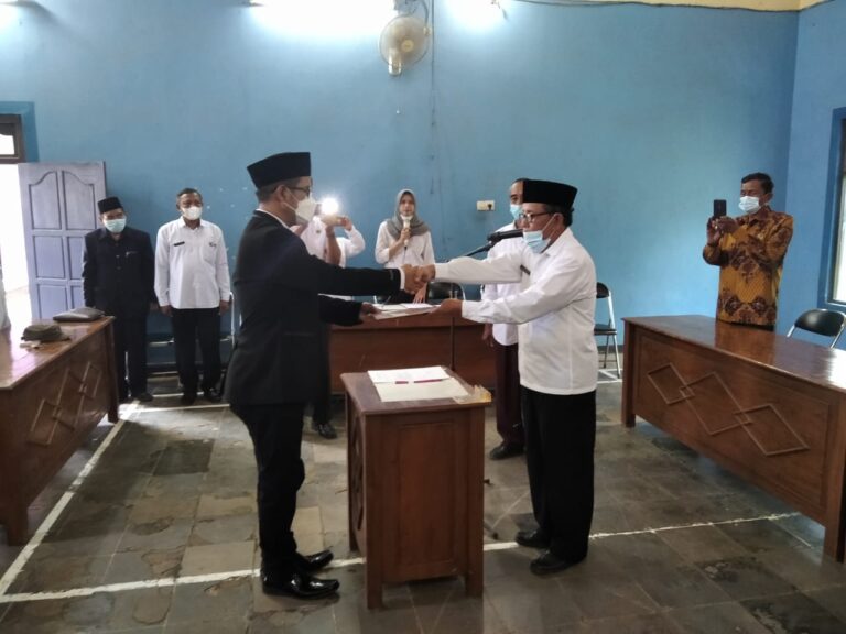 Untung Styawan Dilantik sebagai Sekdes Desa Gembong