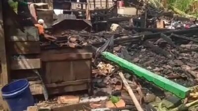 Korsleting Listrik, Rumah Warga Bekutuk Habis Dilalap Api