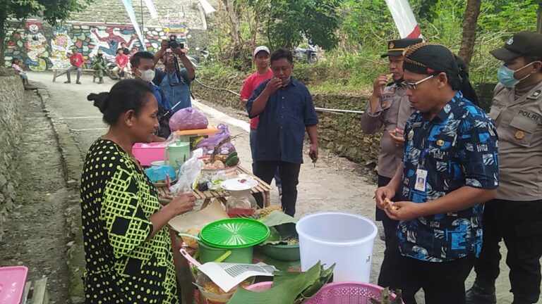 Camat Kasiman Buka Kampung Kuliner Randu Alas di Desa Sambeng