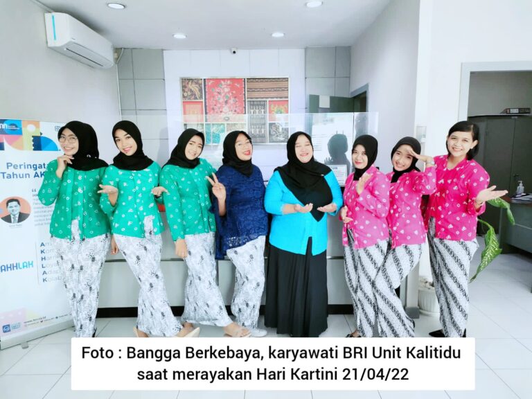 Peringati Hari Kartini, Karyawati BRI Unit Kalitidu Kenakan Kebaya