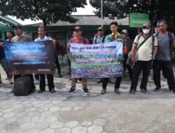 Tolak SK Menteri Lingkungan Hidup dan Kehutanan, Ratusan Karyawan Perhutani KPH Randublatung Berangkat Demo ke Jakarta