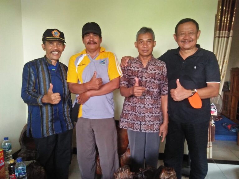 Bumikan Silaturahmi, Pengurus KPTR Manteb Blora Jenguk Keluarga Anggota yang Sakit