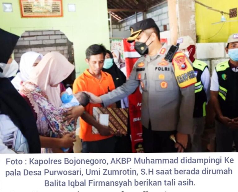 Wujudkan Empati, Kapolres Bojonegoro Berikan Tali Asih Pada Balita Kelainan Jantung di Desa Purwosari