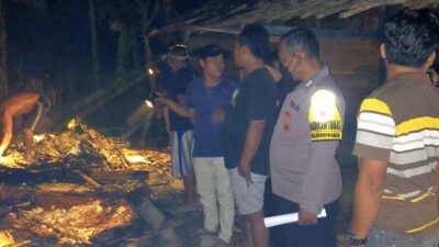 Rumah Terbakar Di Duga Akibat kabel Listrik Terkelupas