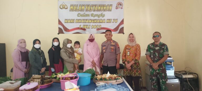 Bersama Forkompincam, Polsek Kradenan Rayakan HUT Bayangkara ke-76