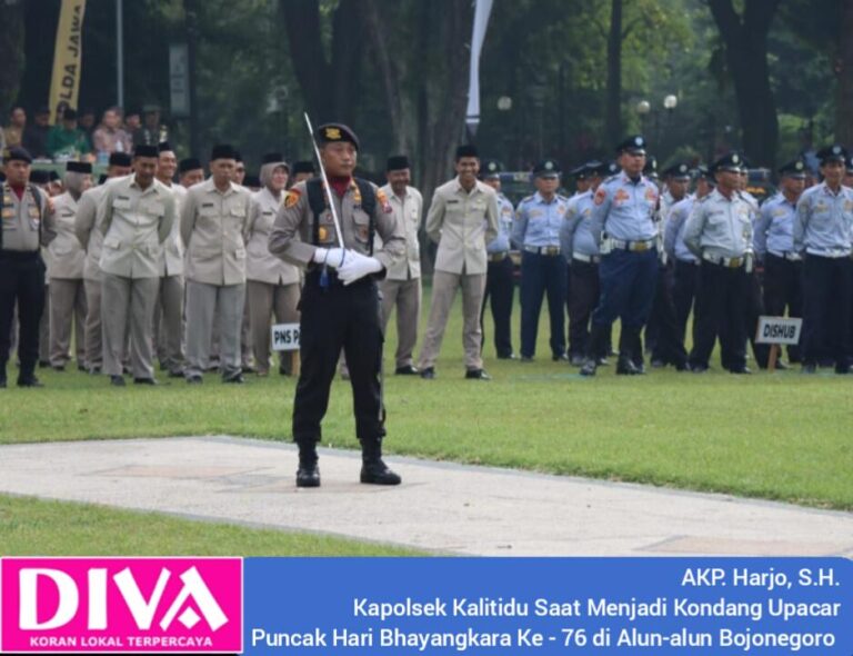 AKP. Harjo, S.H. Kapolsek Kalitidu Yang Menjadi Komandan Upacara Puncak Hari Bhayangkara ke-76 di Alun-alun Bojonegoro