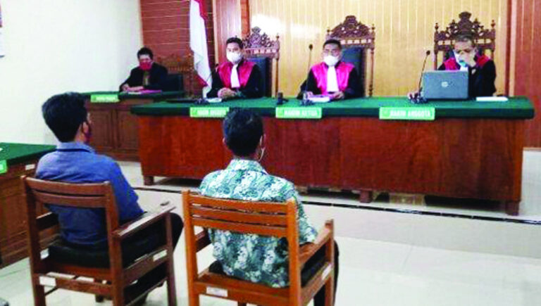 Sidang Perdana Kasus Perades di PN Blora: Hakim Tegaskan, Tahanan Rumah Tak Boleh “Kluyuran”