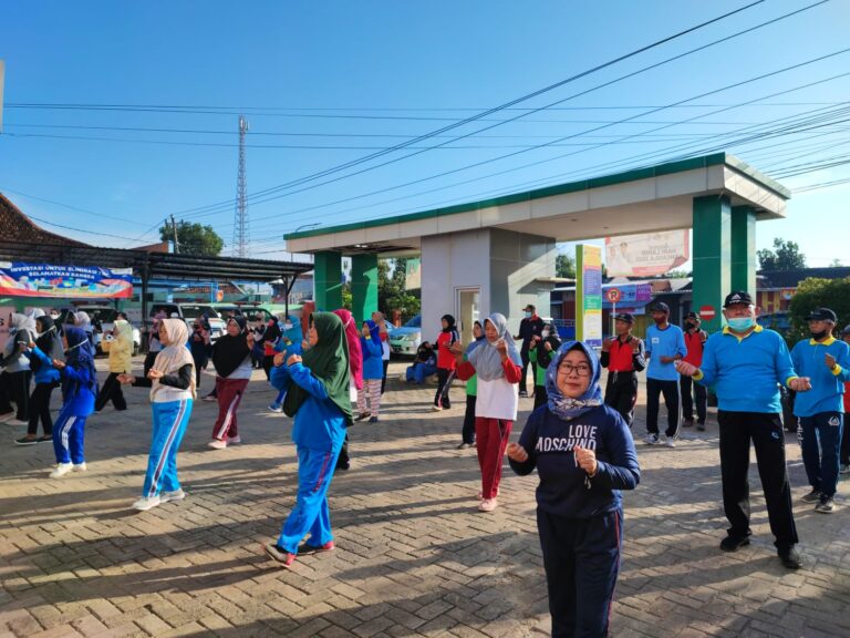 Budayakan Hidup Sehat, Puskesmas Sambong Gelar Senam Prolanis