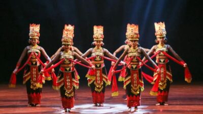 Kembang Kahyangan Raih Penghargaan di Festival Karya Tari Jawa Timur