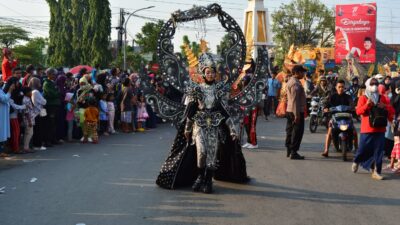 Gelar Karnaval, Kota Cepu Dipenuhi Lautan Manusia