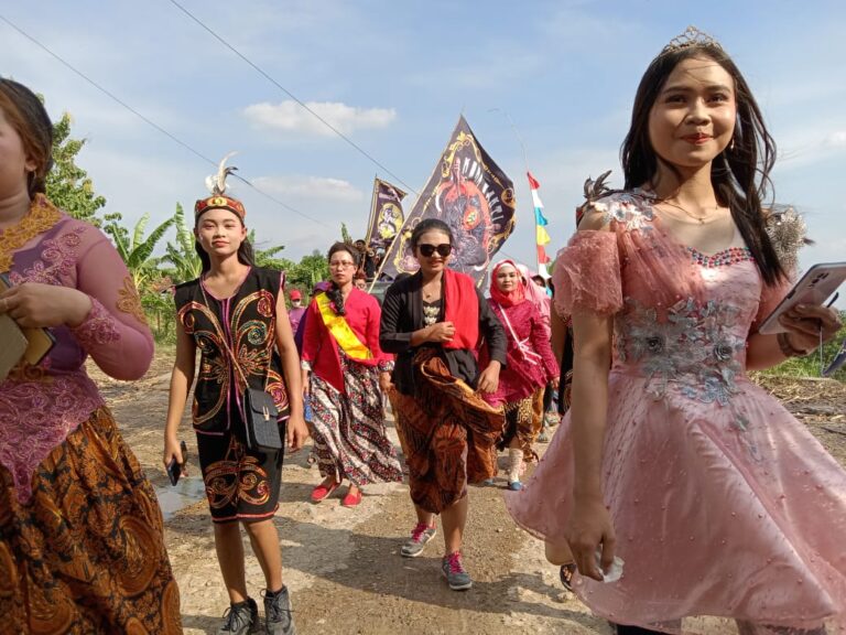 Karnaval di Desa Plantungan-Blora, Doorprize 4 Ekor Kambing
