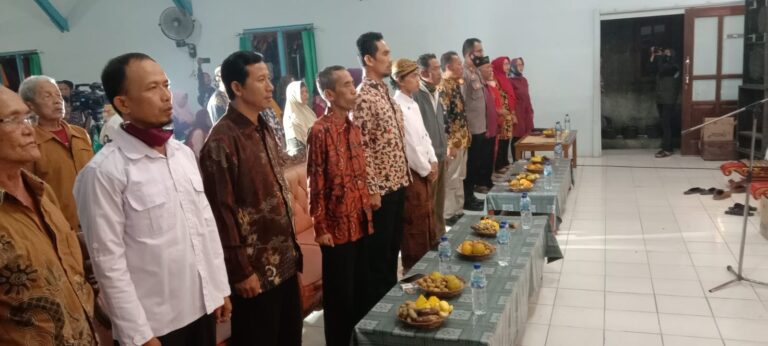 Rangkaian Peringatan HUT Kemerdekaan RI ke-77 di Wulung-Randublatung Ditutup Pementasan Wayang Kulit Semalam Suntuk