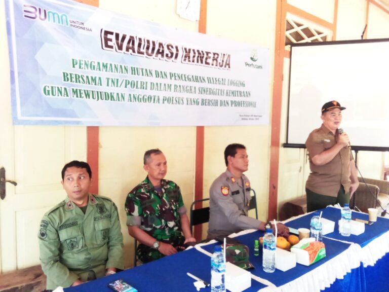 Perhutani Mantingan Bekerjasama dengan Polsek dan TNI dalam Kegiatan Pengamanan Kawasan Hutan