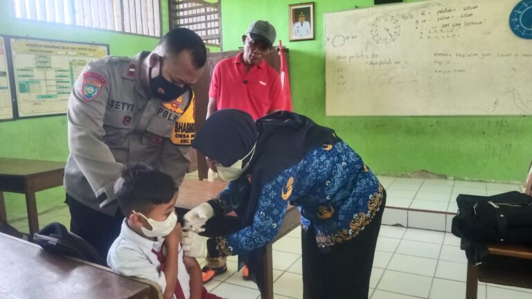 Bhabinkamtibmas Desa Nglengkir Dampingi BIAS di Kecamatan Bogorejo