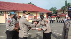 8 Anggota Polisi Mendapat Penghargaan dari Kapolres Blora