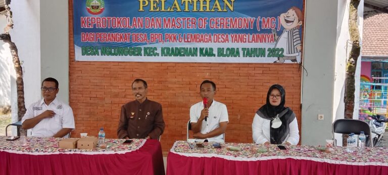 Bimtek Keprotokolan dan MC di Desa Nglungger, Kradenan Diikuti Perades, BPD, dan PKK