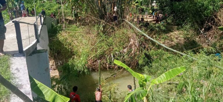 Warga Pojokwatu, Sambong Kerja Bakti Perbaiki Tanggul Jembatan