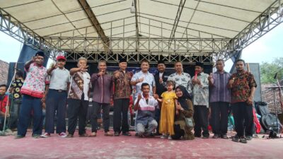 Tampil bersama Grup Musik New Kuswara di Plosorejo-Randublatung, Novi Banjir Saweran