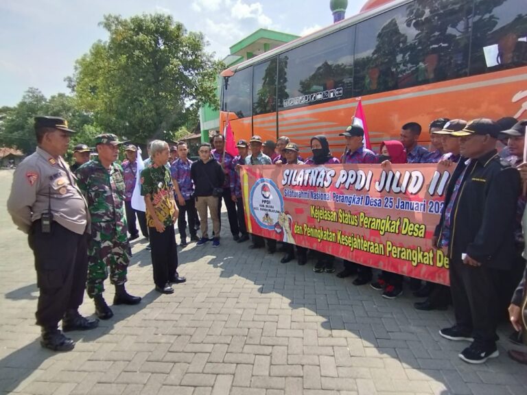 Ikuti Silatnas, 42 Perangkat Desa se-Kecamatan Randublatung Berangkat ke Jakarta