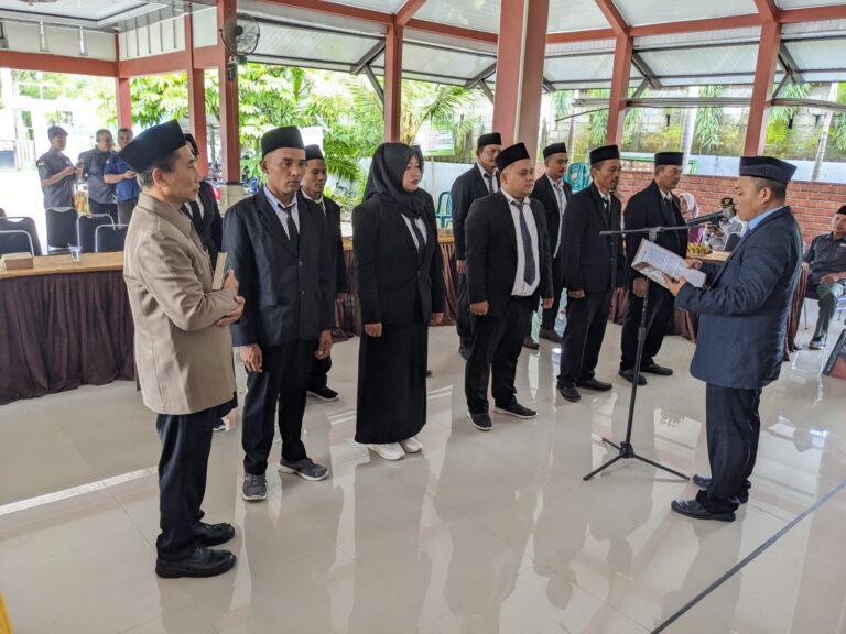 Ketua Panwas Kecamatan Sambong Lantik 10 Pengawas Desa
