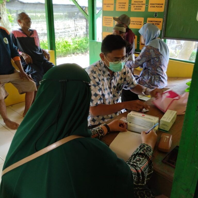 Bersama Puskesmas Kapuan, Perhutani KPH Randublatung Gelar Pemeriksaan Kesehatan Tenaga Kerja Persemaian di Jipang