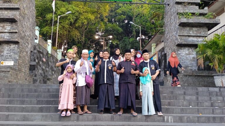 Sambut Ramadhan, Pengurus dan Anggota PSCP Cabang Blora Berziarah ke Makam Wali