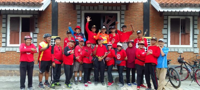 Kegiatan Halalbihalal Paguyuban Sepeda Pancal BJJ, Diawali dengan Gowes Bersama Keliling Kota Blora