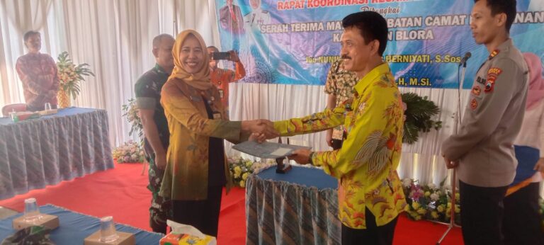 Mantan Sekcam, Tarkun Jabat Camat Kradenan