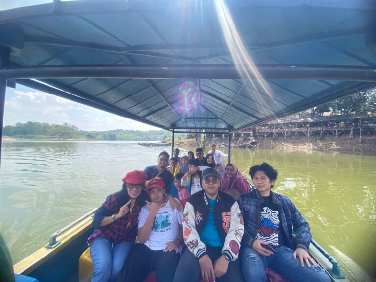 Rame-rame ke Waduk Tempuran, Mengukir Kenangan Sambil Menikmati Pesona Alamnya
