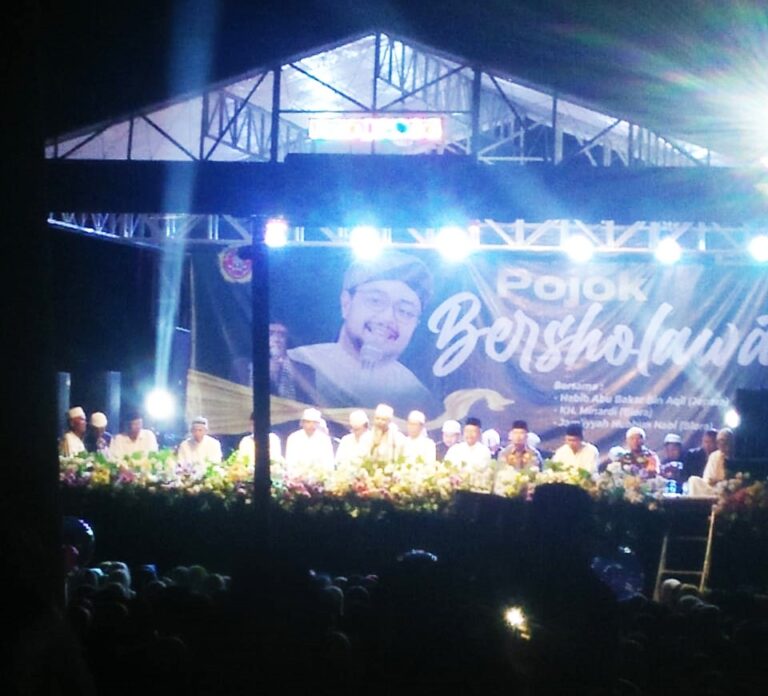 Pojok-Randublatung Bersholawat, Hadirkan Tiga Penceramah Kondang