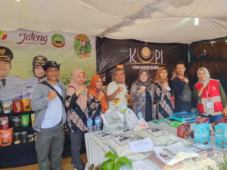 Ditinjau Istri Bupati, Stand DP4 Blora di SAF 2023 Ramai Didatangi Pengunjung
