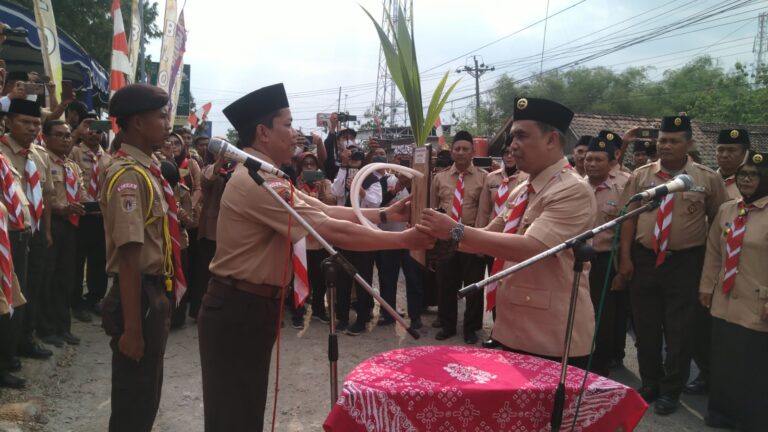 Estafet Tunas Kelapa Jawa Tengah Diserahterimakan di Tugu Blandong, Kunduran-Blora