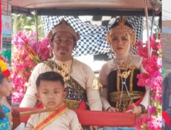 Karnaval Budaya Kecamatan Kradenan, Kades Mendenrejo dan Istri Tampil sebagai Arjuna dan Srikandi